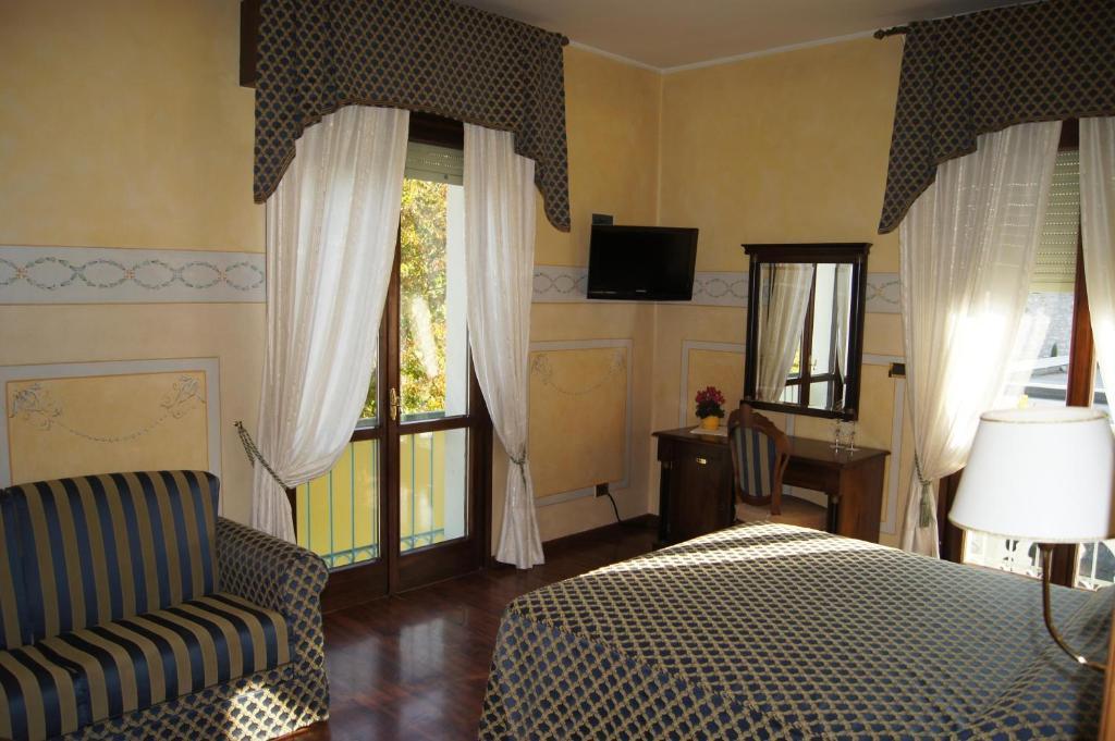 Hotel Lugana Parco Al Lago Sirmione Room photo