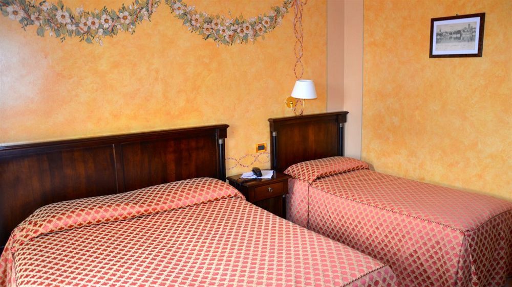 Hotel Lugana Parco Al Lago Sirmione Exterior photo