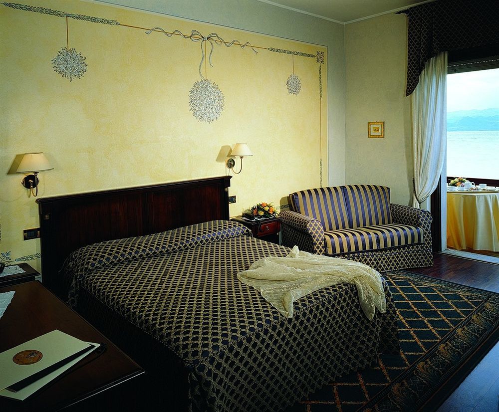 Hotel Lugana Parco Al Lago Sirmione Exterior photo